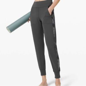 Align jogger track stripe NWT SIZE 8